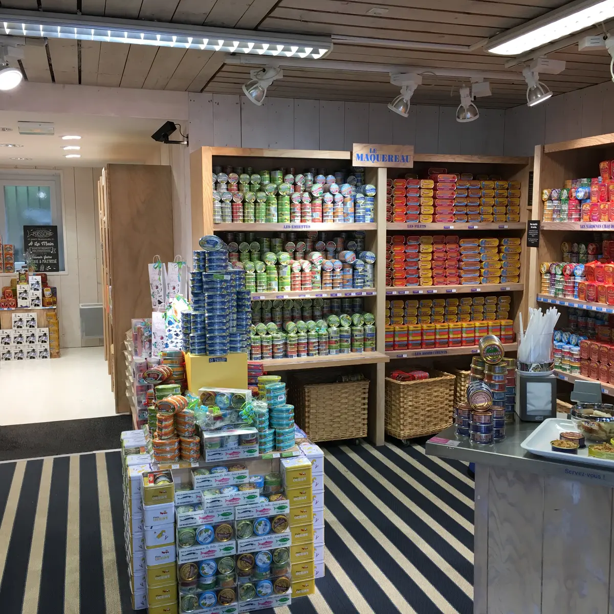 2 - Magasin de Fouesnant intérieur - la belle-iloise