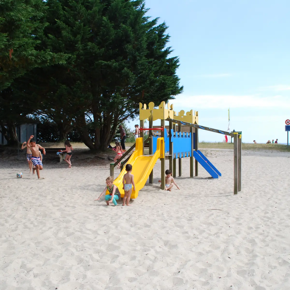Aire de jeux de la plage de Kerleven