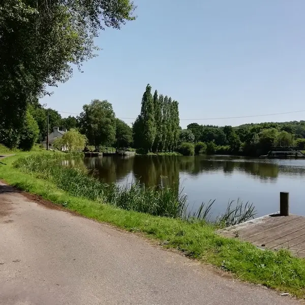 Aire de stationnement - Guillac - Morbihan - Bretagne