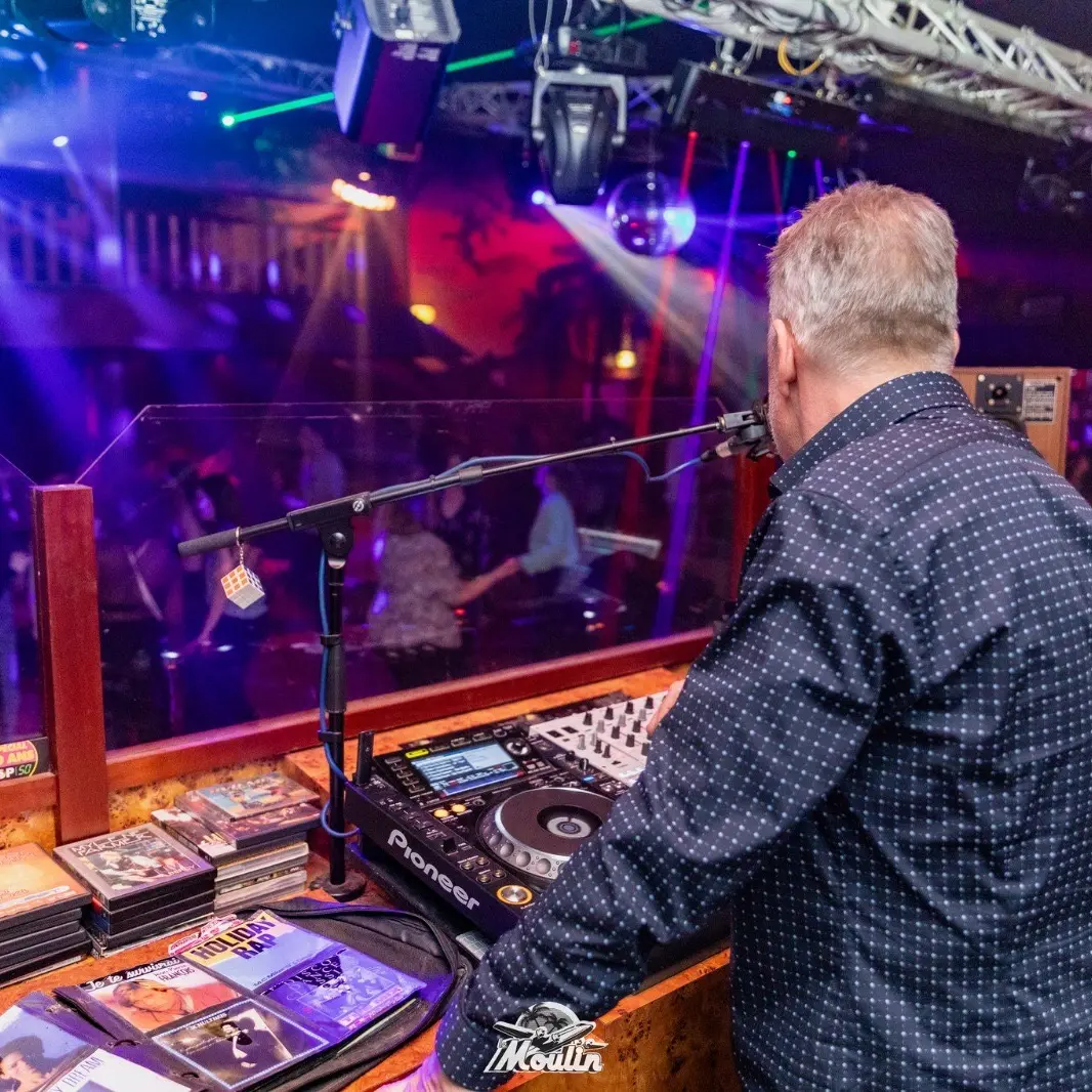 Discothèque boite de nuit Le moulin Juch (2)