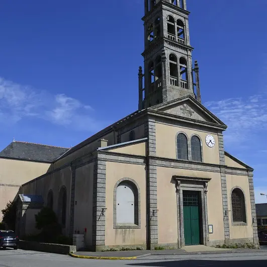 Eglise St Enéour PLonéour Lanvern Pays bigouden