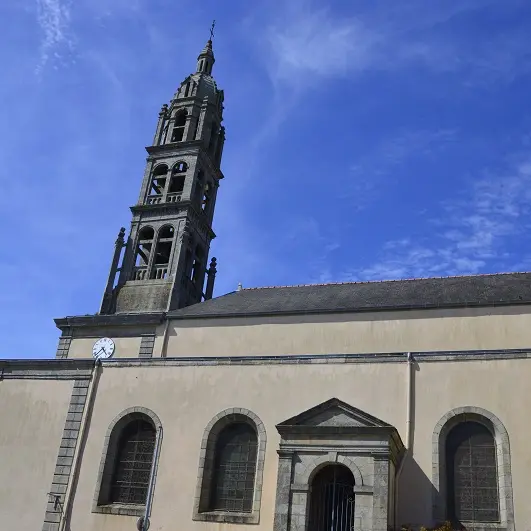 Eglise St Enéour PLonéour Lanvern Pays bigouden