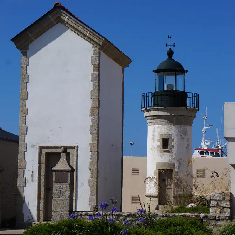 Enclos des phares 1 en 800