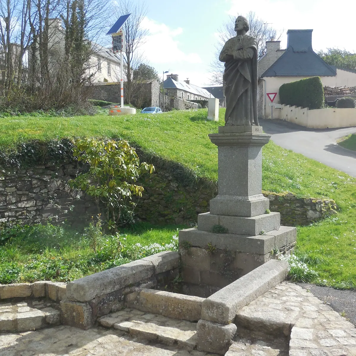 Statue Fontaine Saint Pierre Pleudaniel