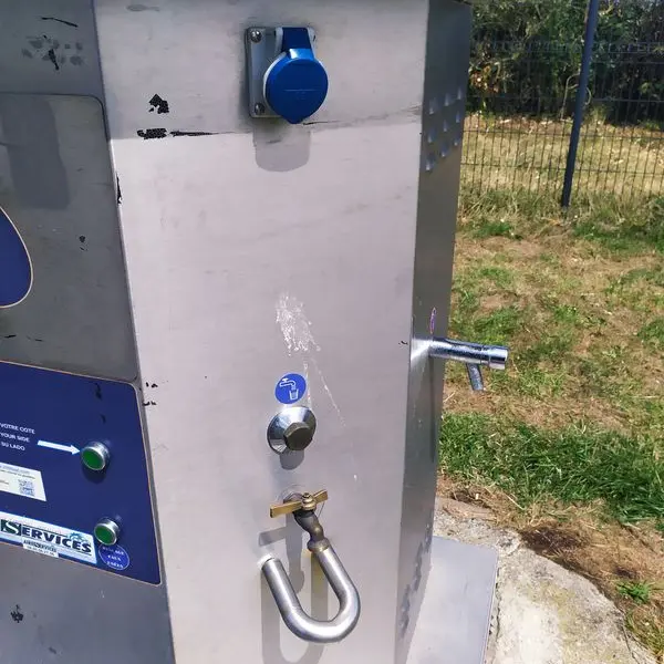 PCH Borne de services  Rue du Pont Névez 3 PAYS BIGOUDEN