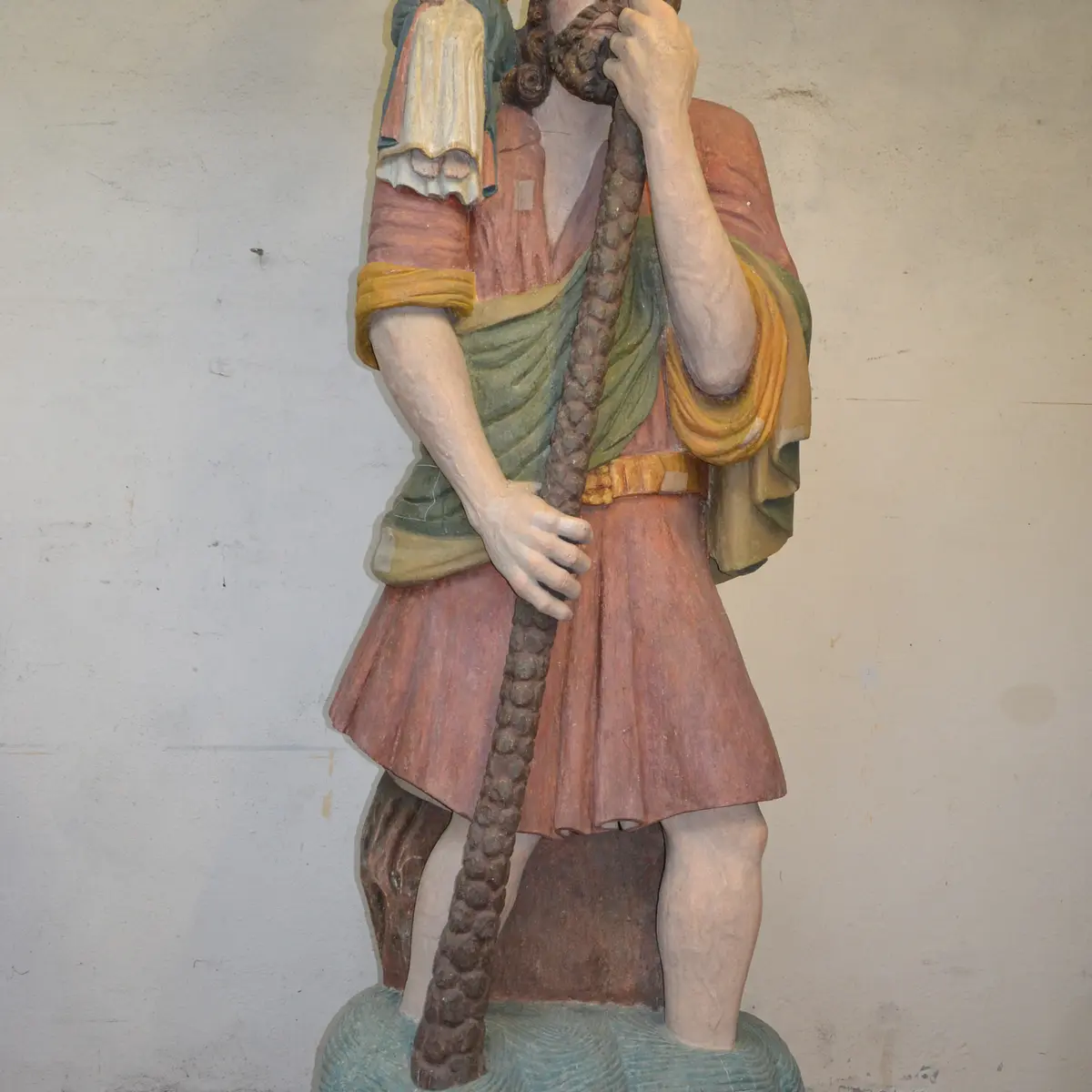 Statue de Saint Christophe en cours de restauration à l’atelier Coreum