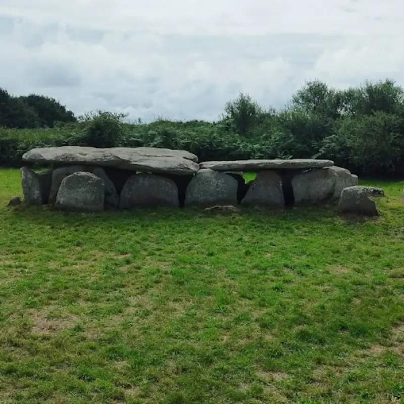 Allée couverte de Ty Lia, Pleumeur-Bodou, Côtes d'Armor