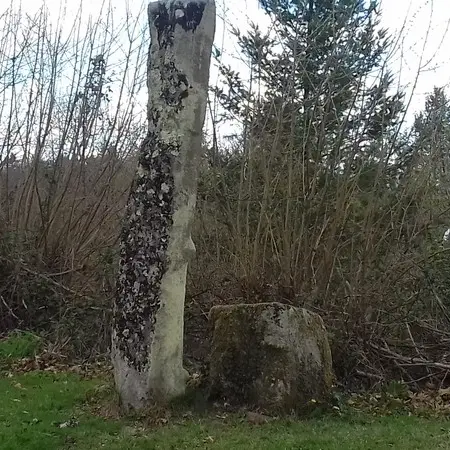 Menhir de la Croix Parot Nantiat_2
