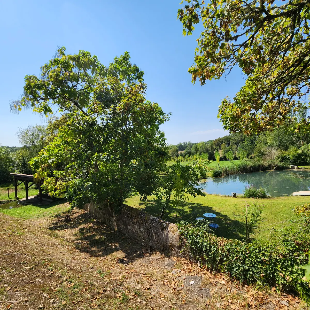 aire-pique-nique-bourg-les-leches-vue-generale-tourisme-isle-perigord