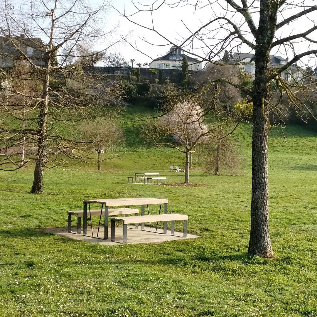 Aire de pique-nique - Lescar Bénéharnum - tables 2