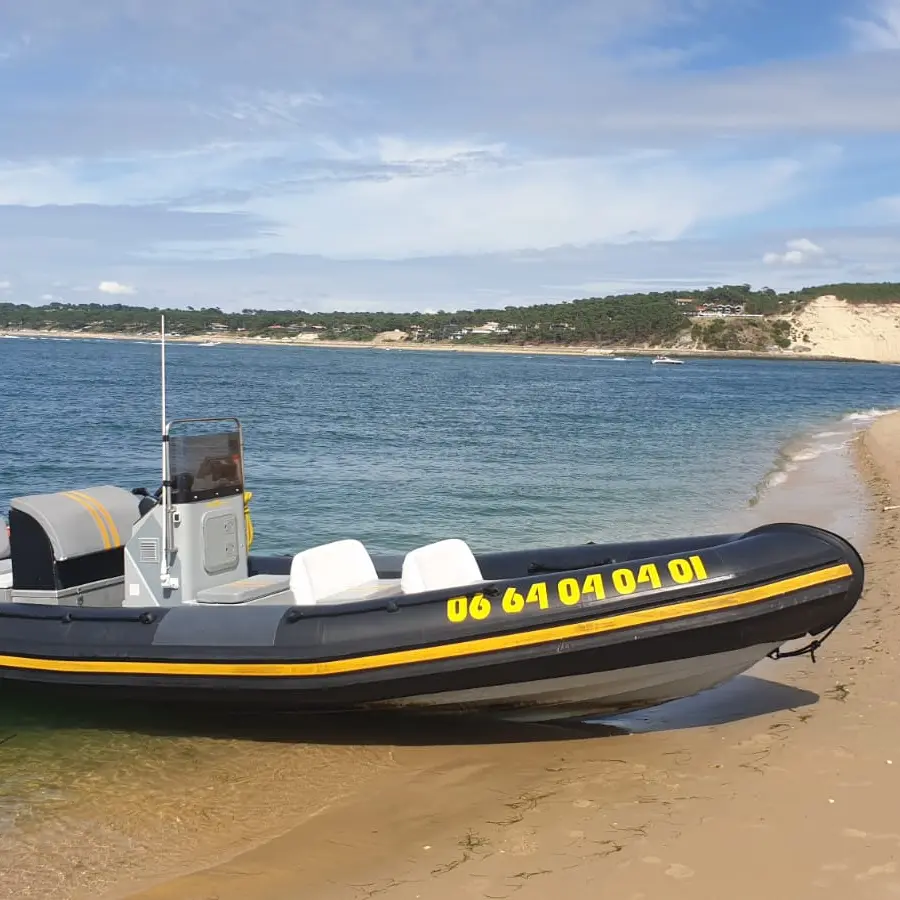 Bat'express - Bateau-taxi semi-rigide noir Narwhal - Plage