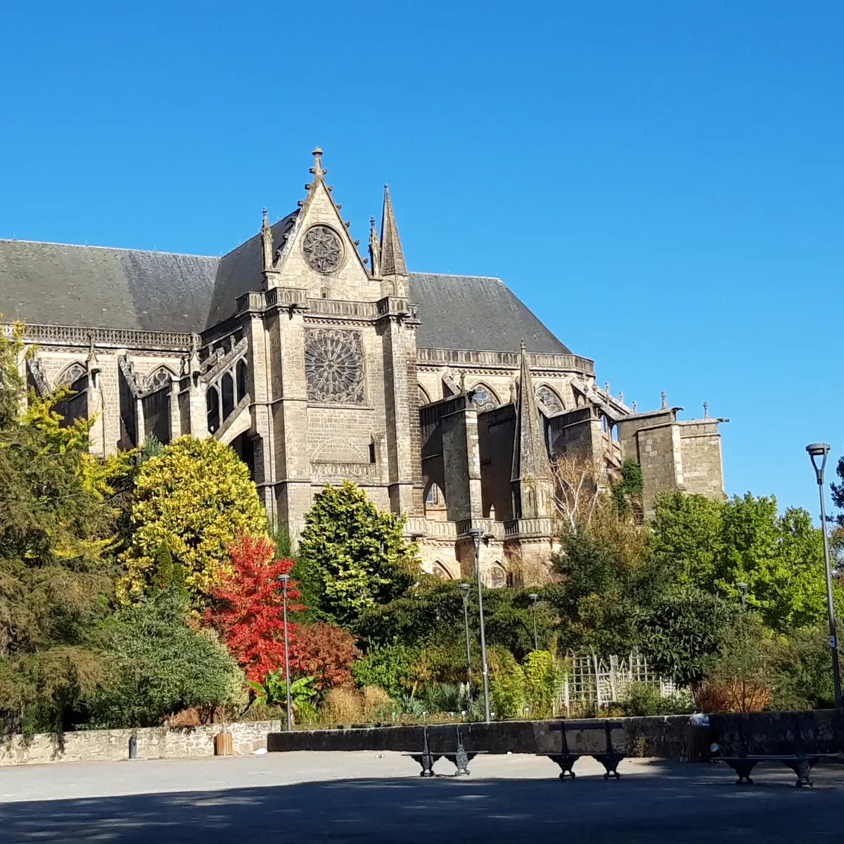 Cathédrale en automne © Lacotte (2)