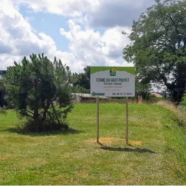 Ferme du Haut Pouyet - entrée ferme