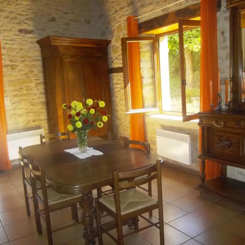 Gîte le Lilas salle à manger
