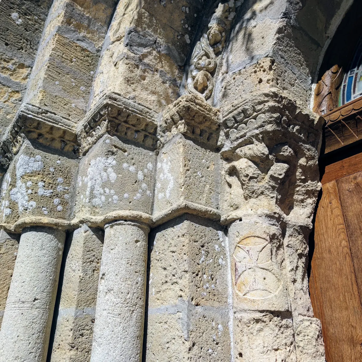 Portail de l'église Saint-Michel - Saint-Michel-de-Montaigne