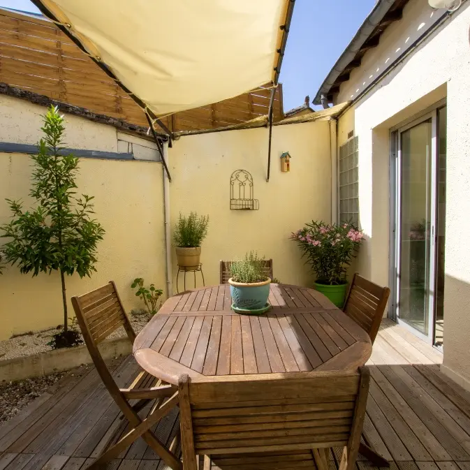 LA TERRASSE