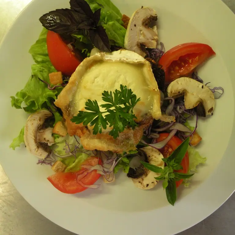 L'Auberge - assiette de chèvre