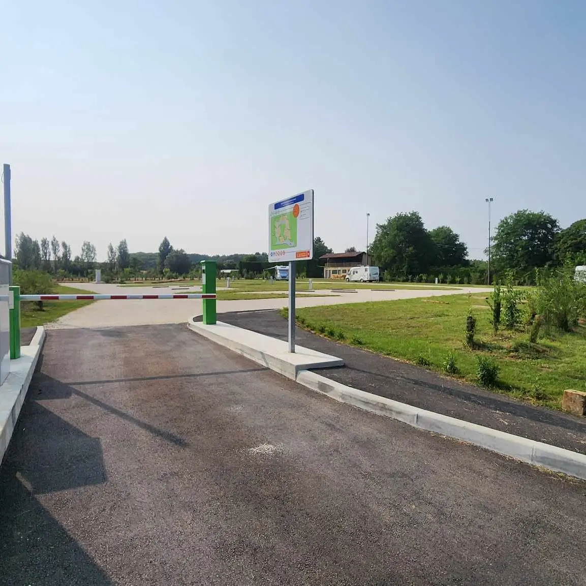 AIRE DE CAMPING-CAR DE SAINT-CRÉPIN-ET-CARLUCET 2
