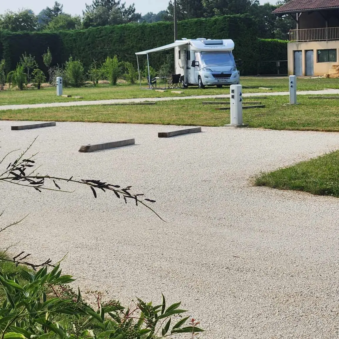 AIRE DE CAMPING-CAR DE SAINT-CRÉPIN-ET-CARLUCET 4