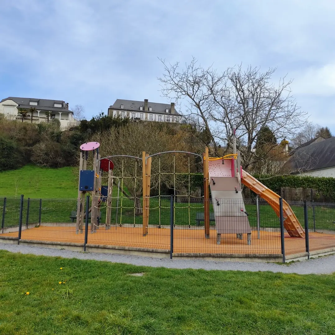 aire de jeux remparts 03