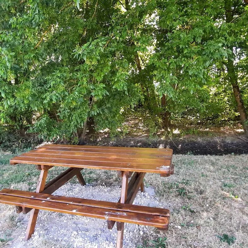 aire pique nique tables saint martin l astier