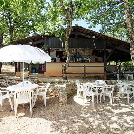 camping-diamant-noir-bar