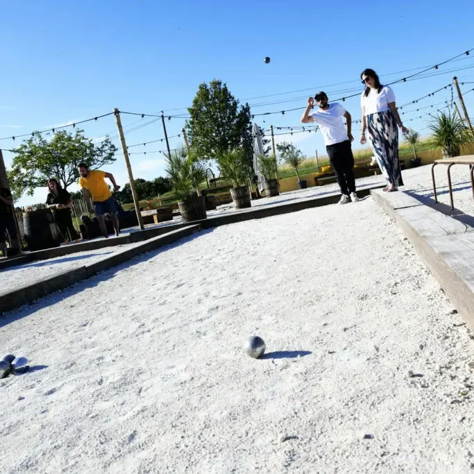 evenement-ambiance-chaleureuse-conviviale-terrasse-guinguette-chez-georgette-sarlat-perigord-8-1024x683