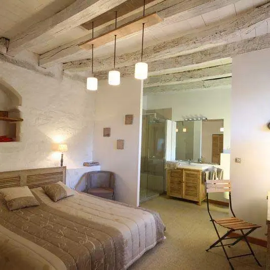 location-gite-clos-peyruzel-daglan-chambre