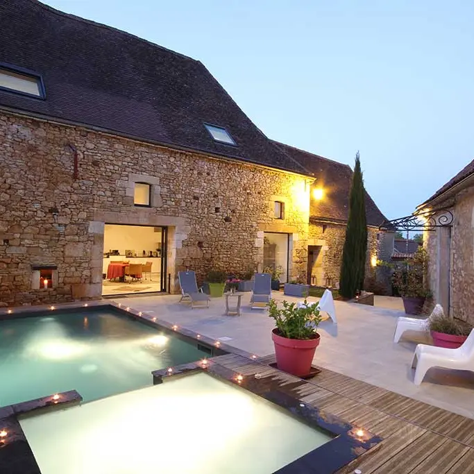 location-gite-clos-peyruzel-daglan-piscine