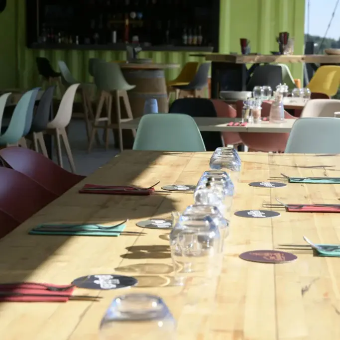 salle-couvert-restaurant-traditionnel-guinguette-chez-georgette-sarlat-perigord-12-1024x683