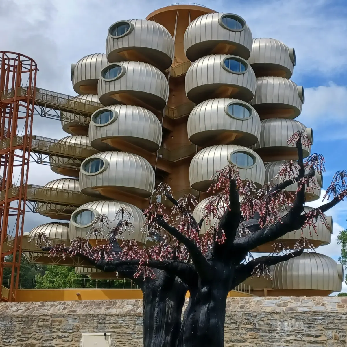 Entre art et nature au Château des Pères - 3