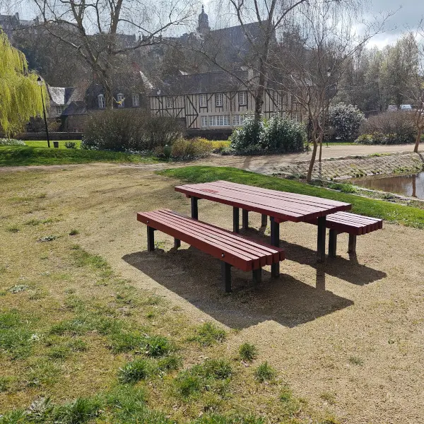 Aire de Pique Nique Bas jardin OTDF (5) 800