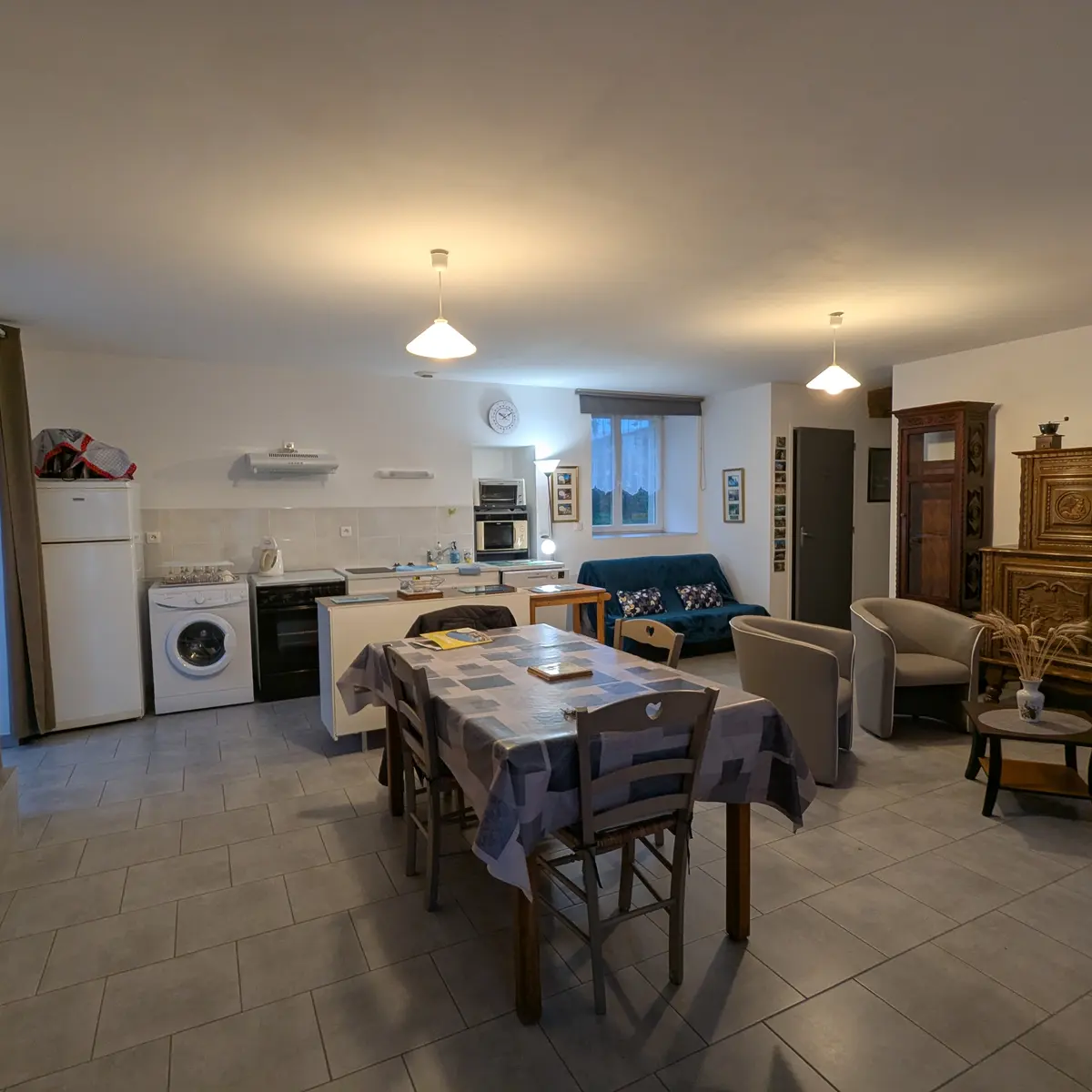 Gite Les Chenes - Salle à manger cuisine