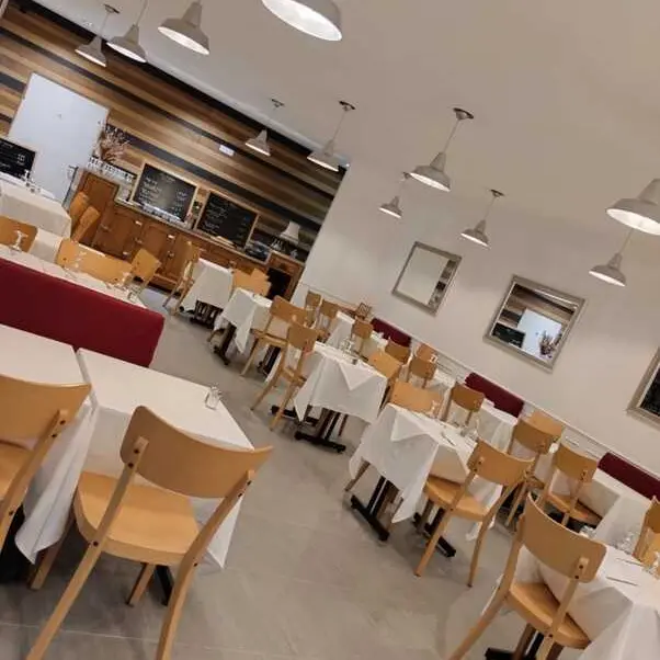 Bouillon La Fontaine - Restaurant à Monnaie