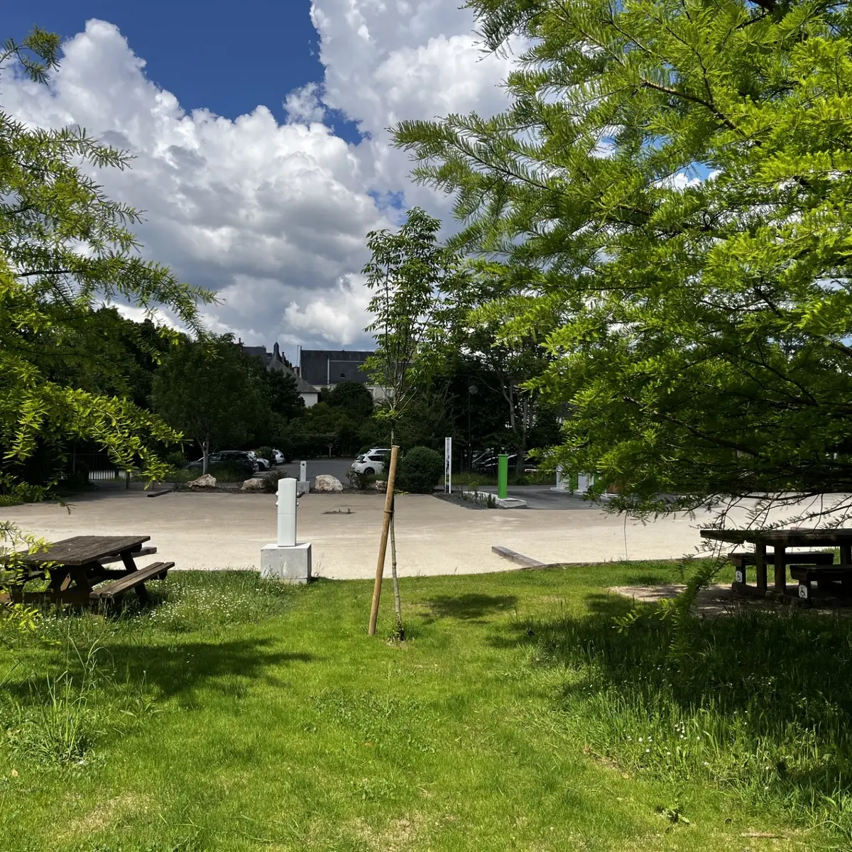 ESVRES-aire de camping-car (1)