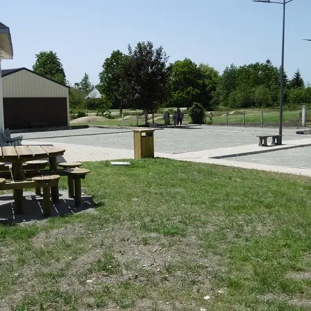 airedecampingcarechandon-manthelan-valdeloire3