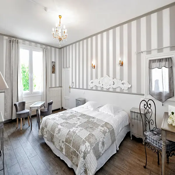 Chambre. Hôtel La Roseraie, à Chenonceaux.