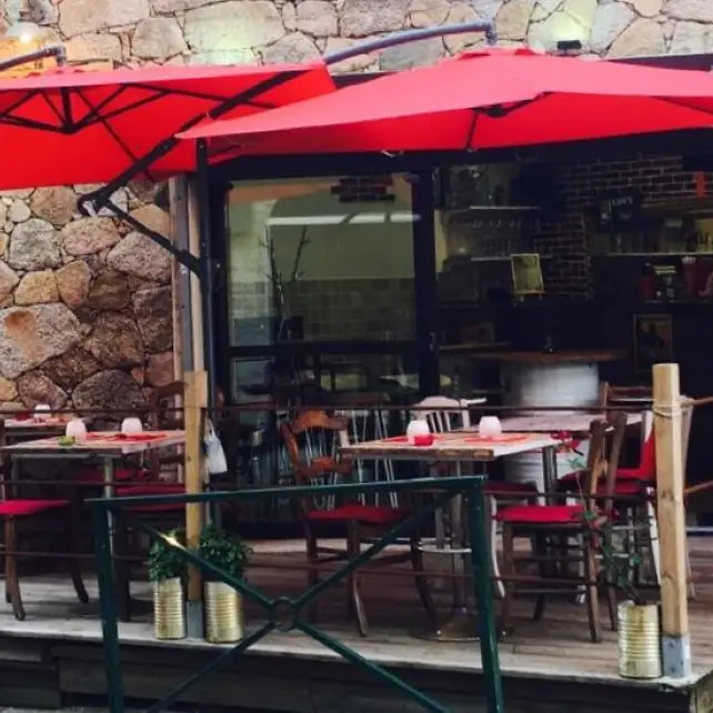 LA TERRASSE