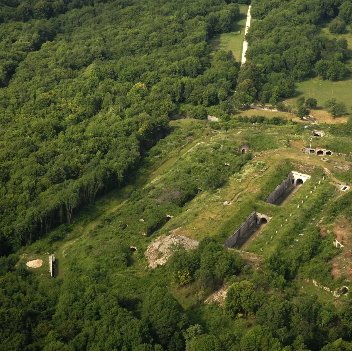 Vue aérienne du Fort du Mont Vaudois