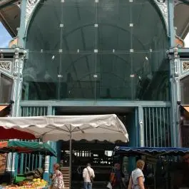 Entrée des halles de Dijon