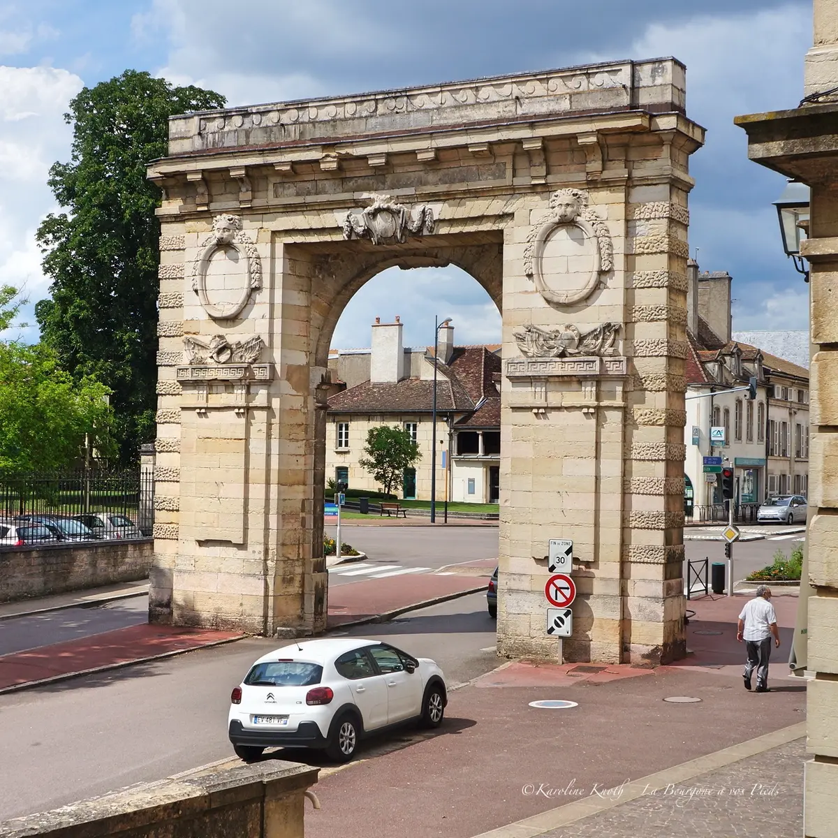 2020-06-Beaune-Porte-Saint-Nicolas-Quadrat