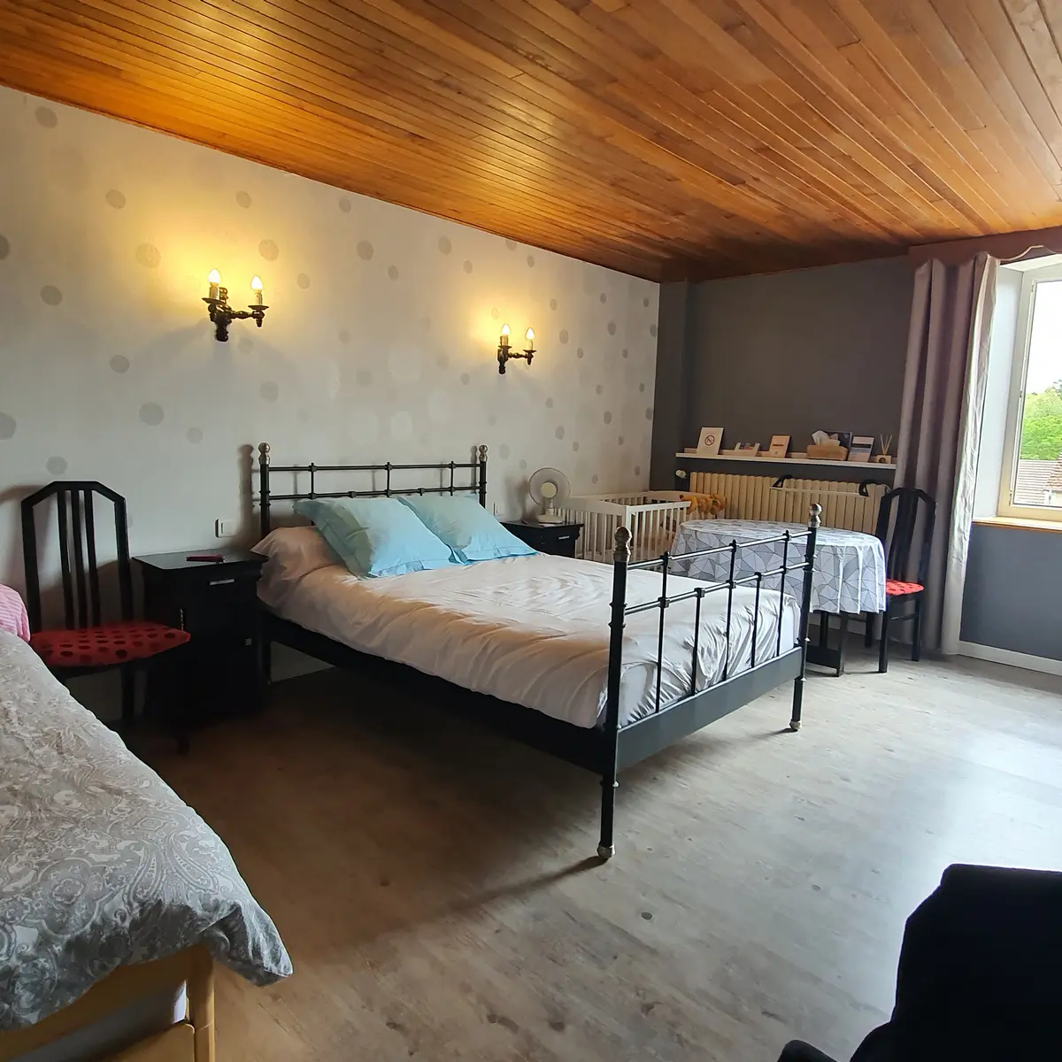 2023-08-la comtoise chambre dhotes