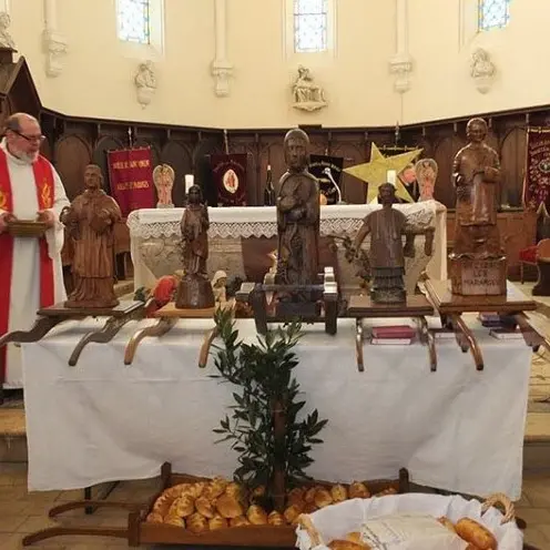 Bénédiction après la messe de la Saint-Vincent par le père Dessendre