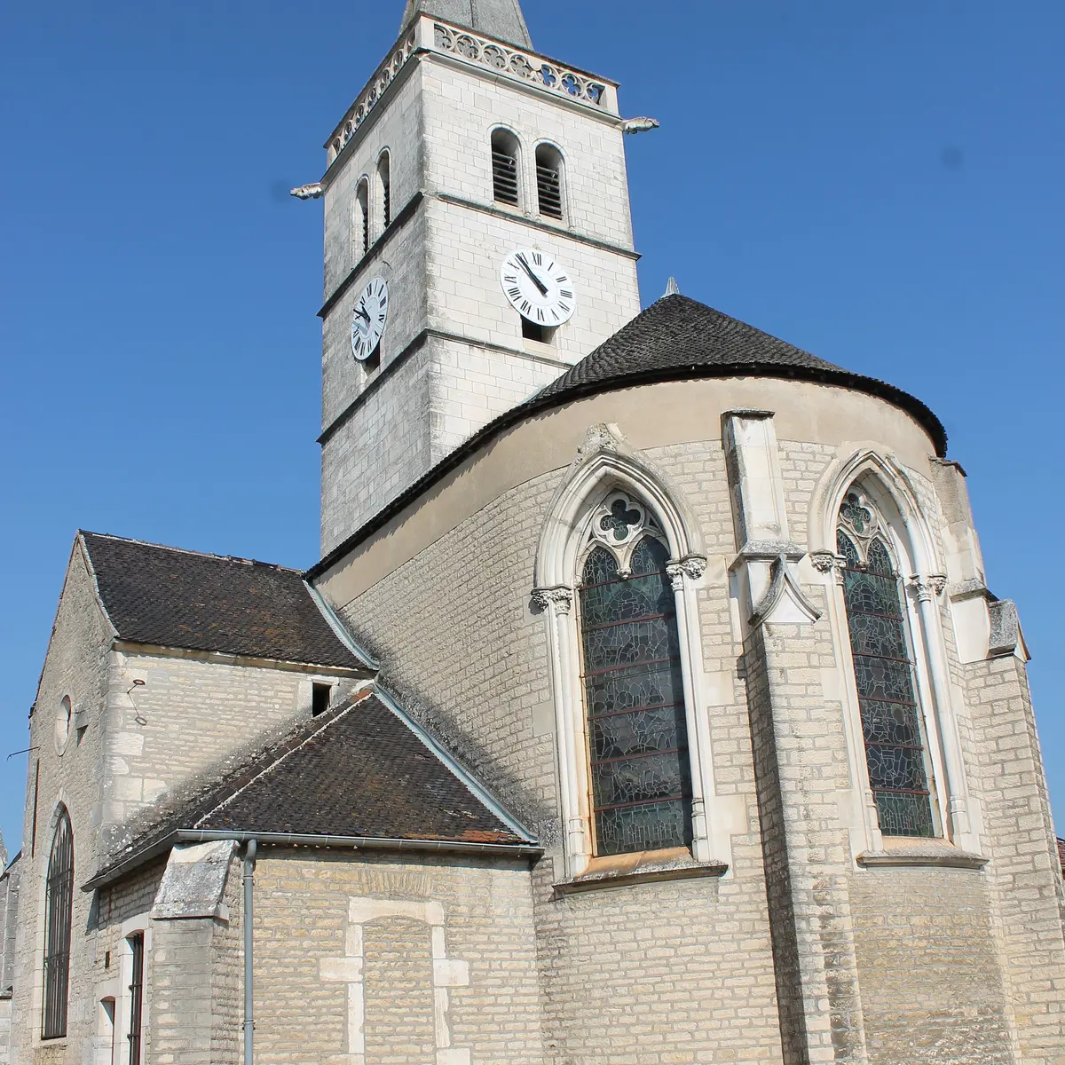 Chevet de l'église Saint-Laurent de Rully
