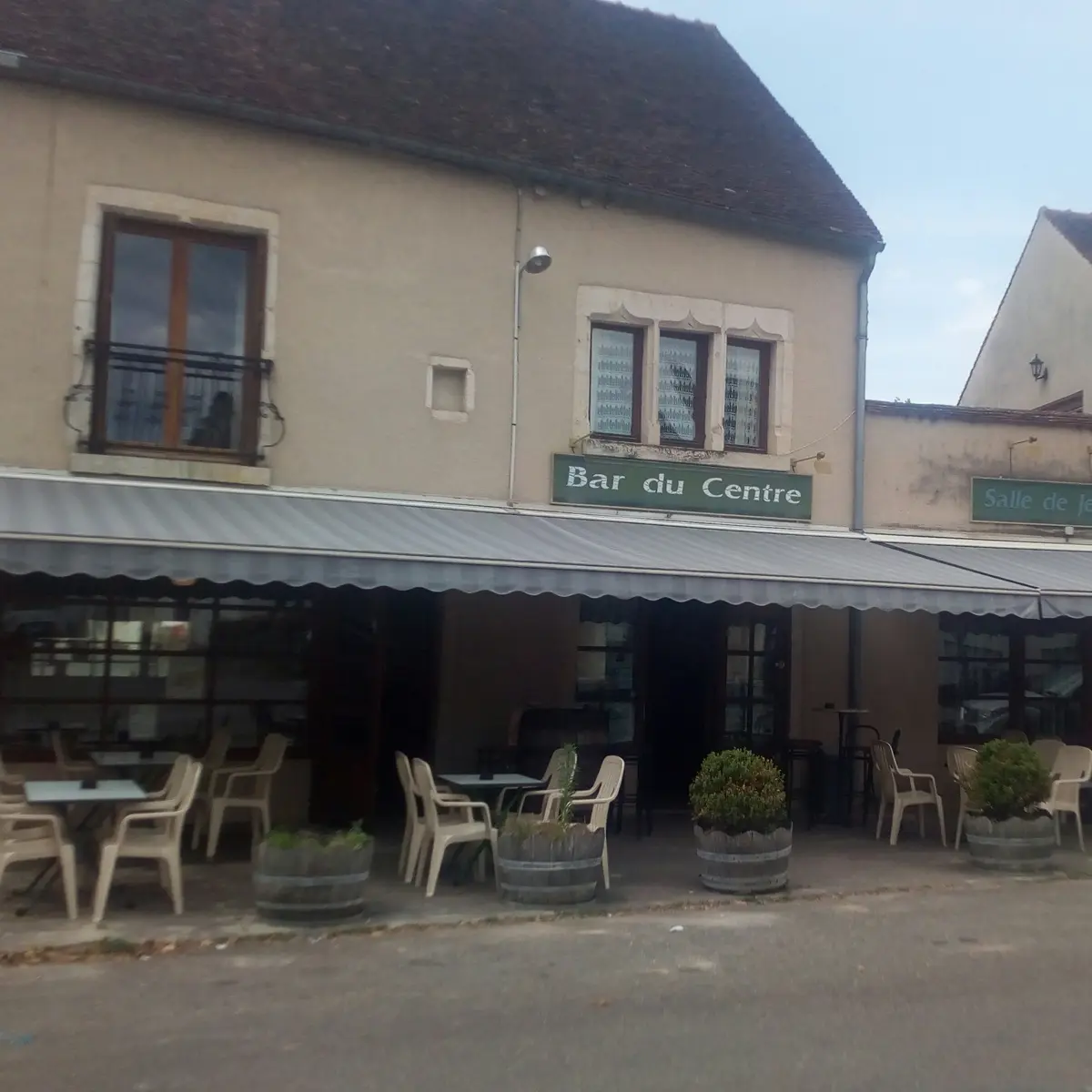 bar du centre Pesmes