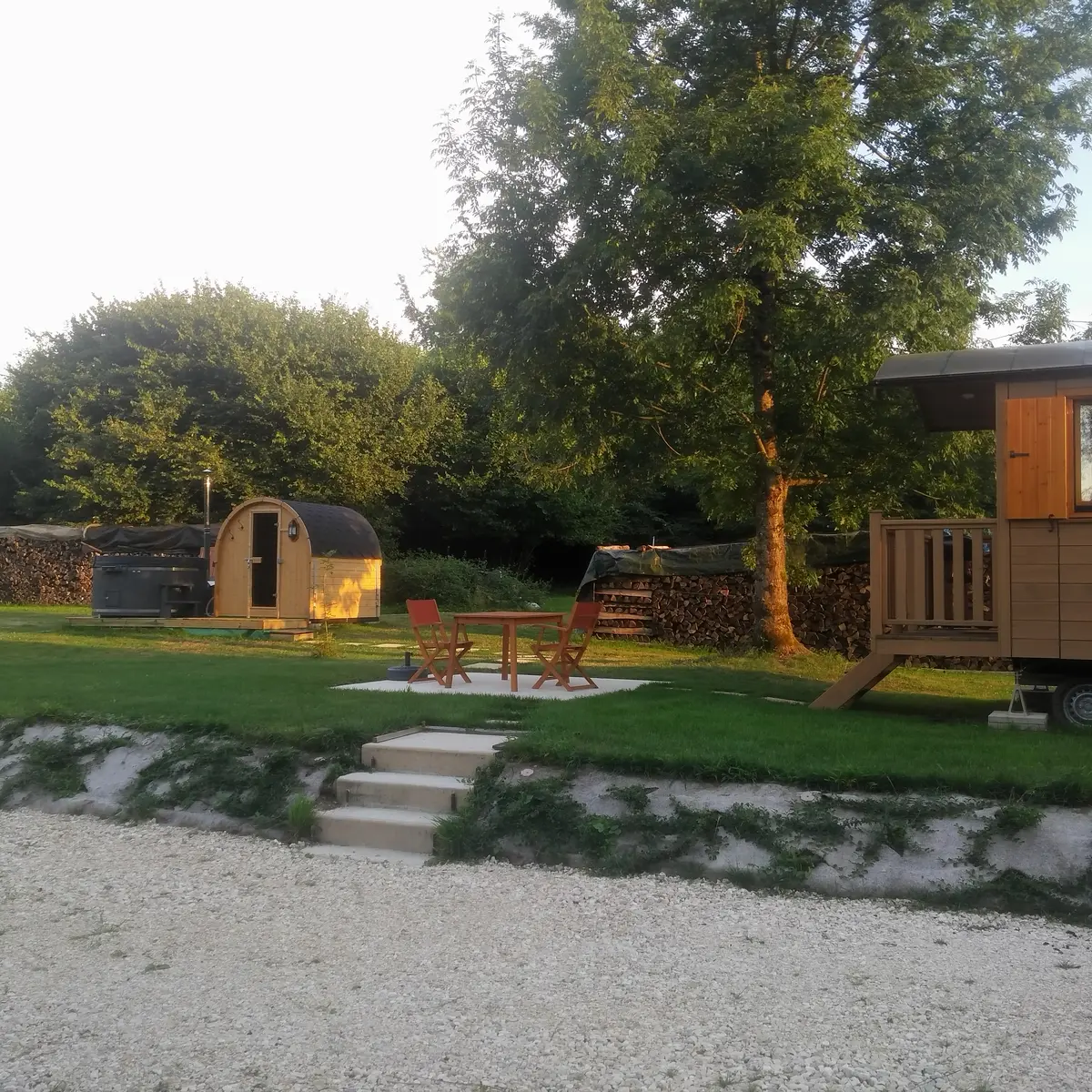 extérieur_roulotte ilôt bien être