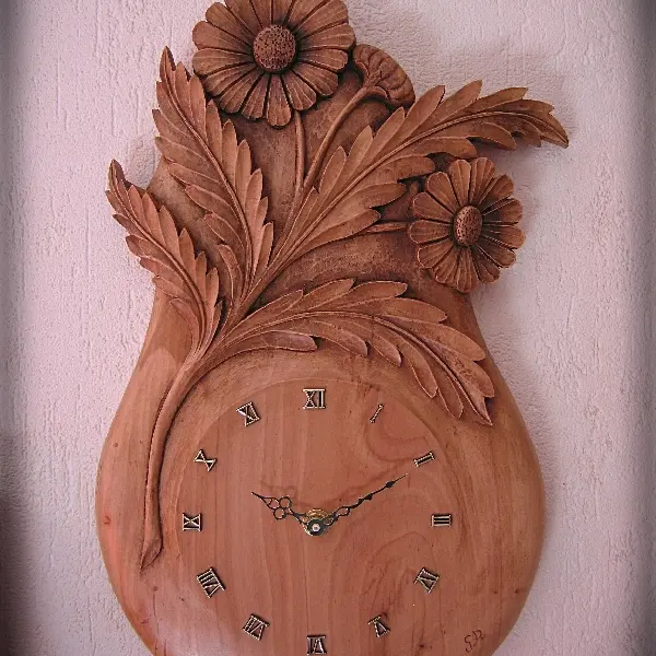 pendule sur bois