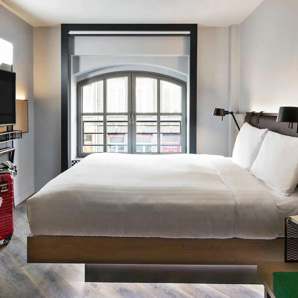 Moxy Lille City - Chambre - OX_LILOX_room_queen_A_05