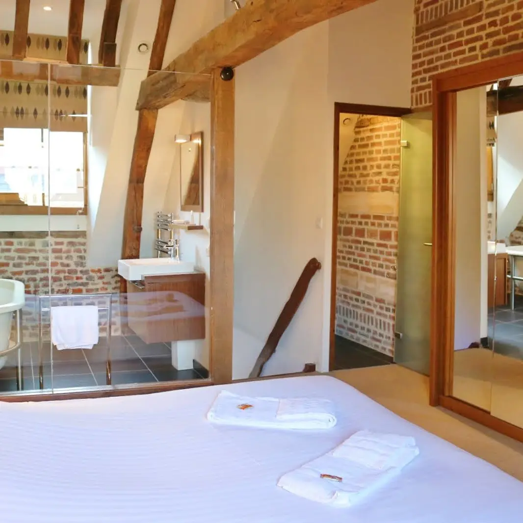 Comtesse ch 2 @ Caroline BREISTROFF