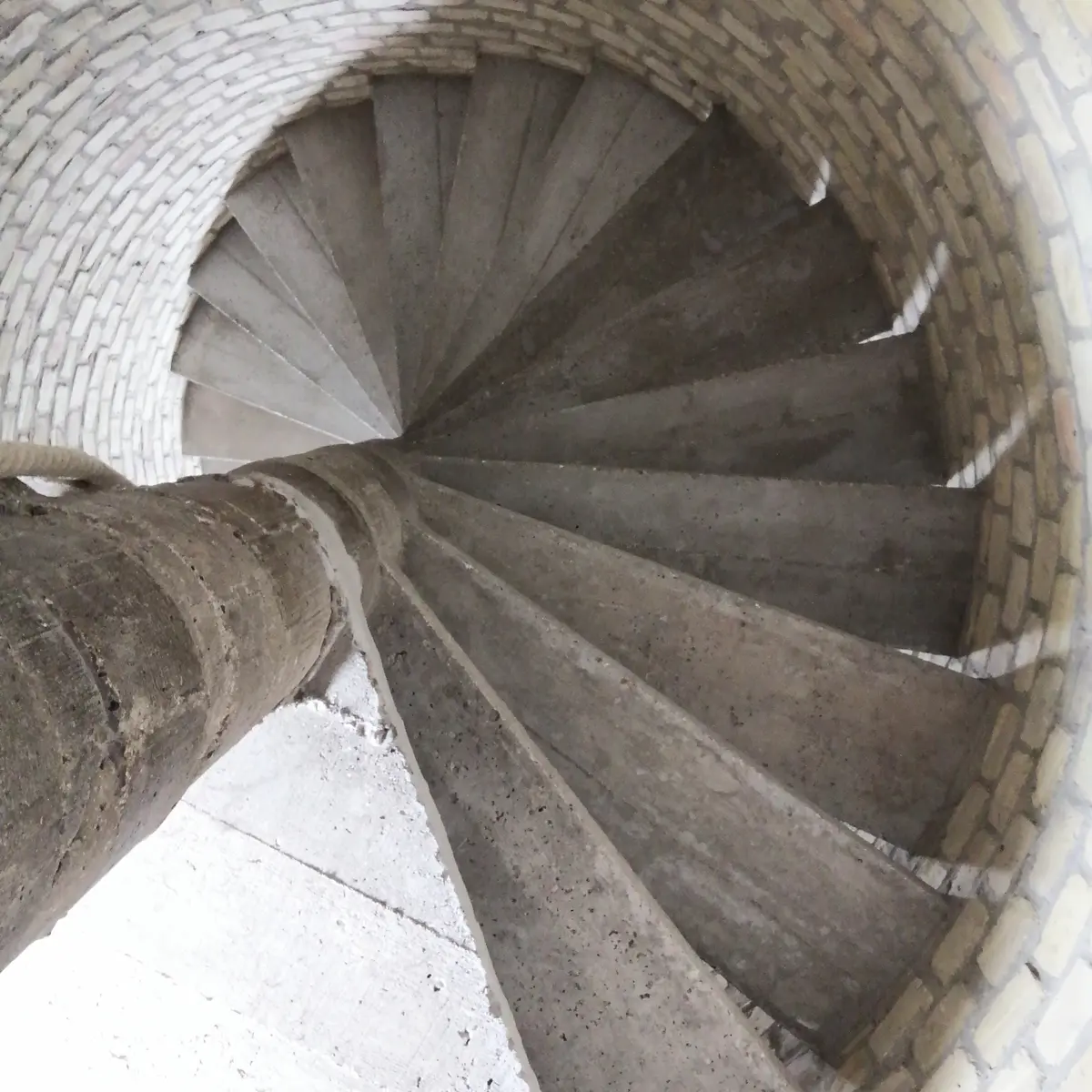 escaliers beffroi bergues- EQ - OT HAUTS DE FLANDRE